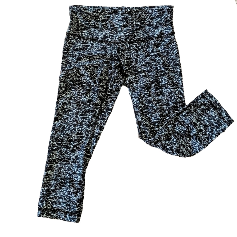 Lululemon Wunder Under size 6 high rise